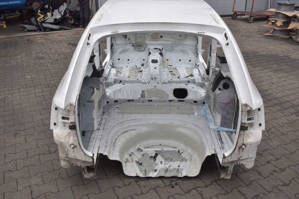 Четвертина крило лівий правий задній лонжерон стовпчик  поріг skoda octavia 3 Київ