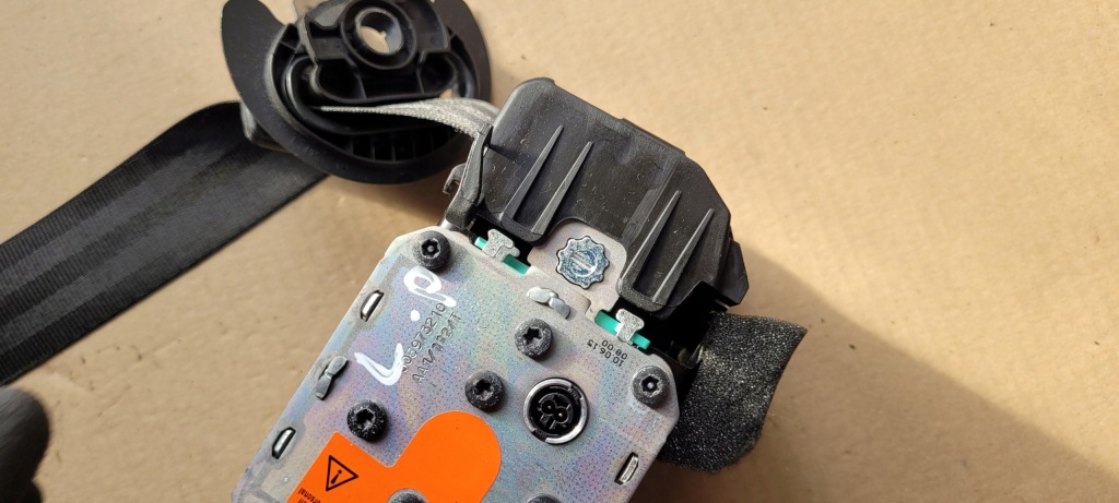 A6 c7 4g рестайлінг  ремінь безпеки ліве перед 4g8857705f Зі Шроту