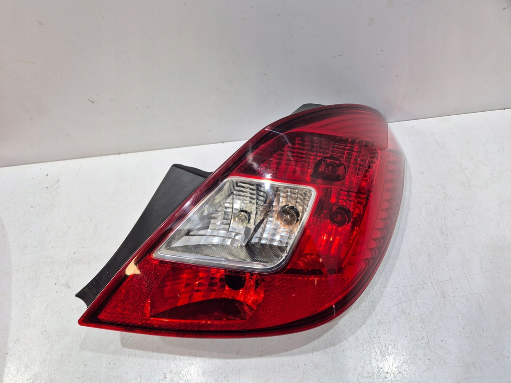 фото №16, Лампа правая задняя задняя 13269051 opel corsa d 06-11