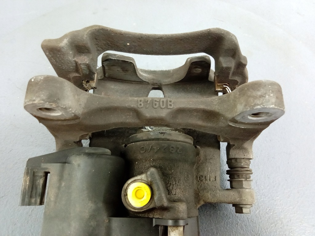 фото №7, Audi q7 ii q8 4m суппорт задняя правый скоба 4m0406ft