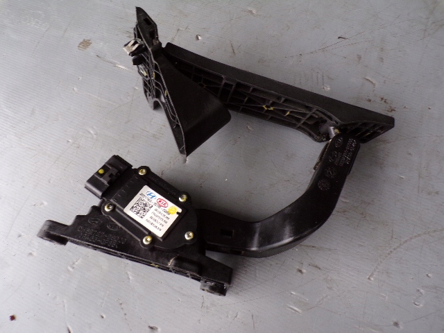 фото №1, Потенциометр газа hyundai ix35 14r 32700-2s000