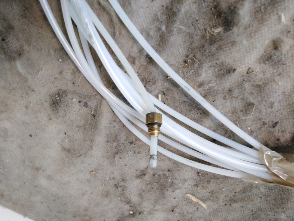 фото №3, Mercedes r w251 3,0 cdi шланг airmatic 802cm задня