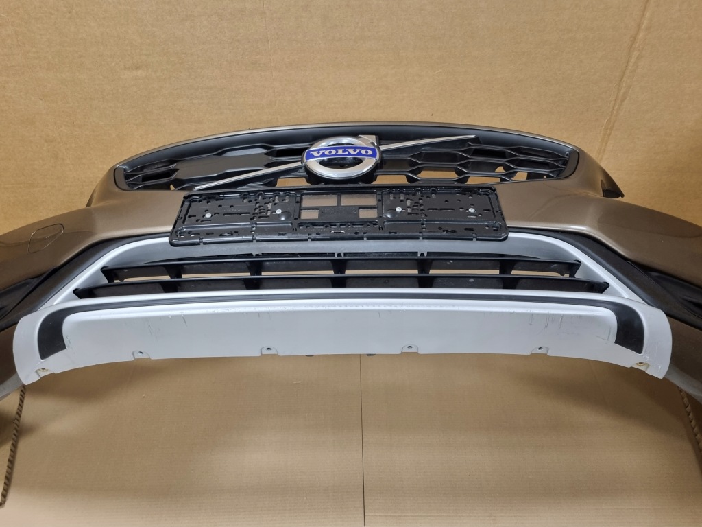 Volvo v60 1 cross country бампер перед передний Оригинал