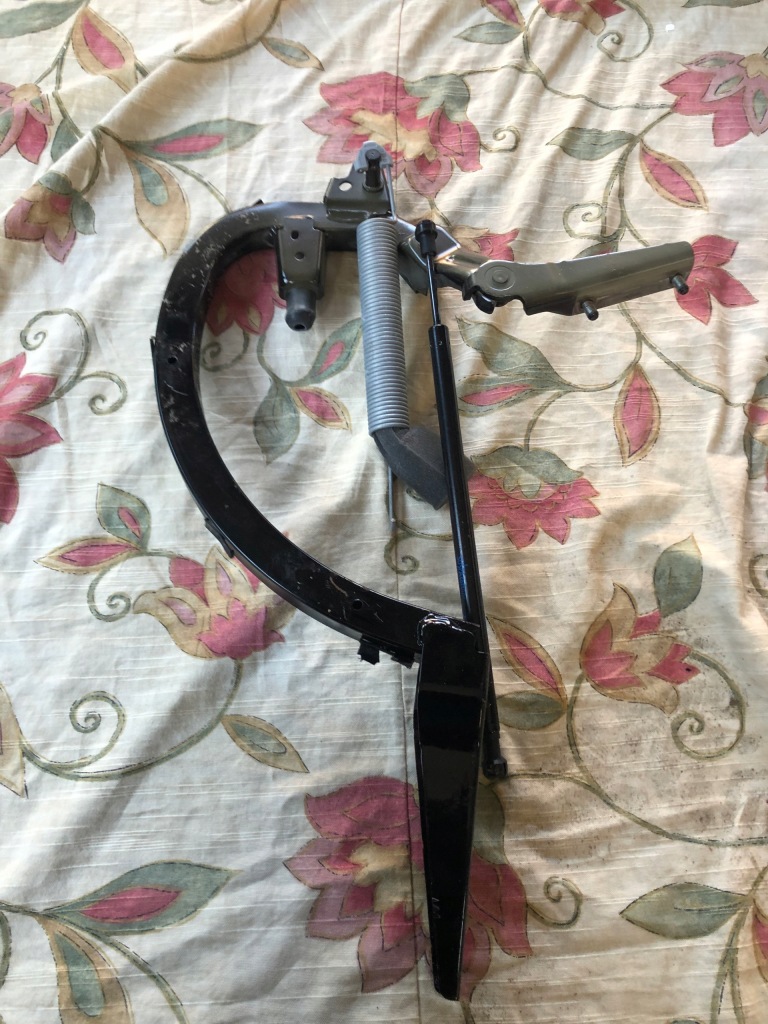 фото №1, Audi a6 c8 sedan петля кришки багажника лівий