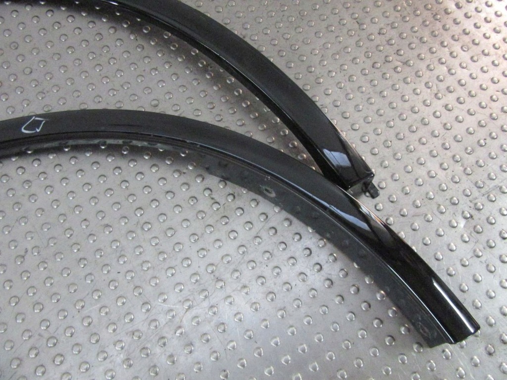 фото №5, Dodge durango iii 2020 молдинг накладка защита крыла правая задняя