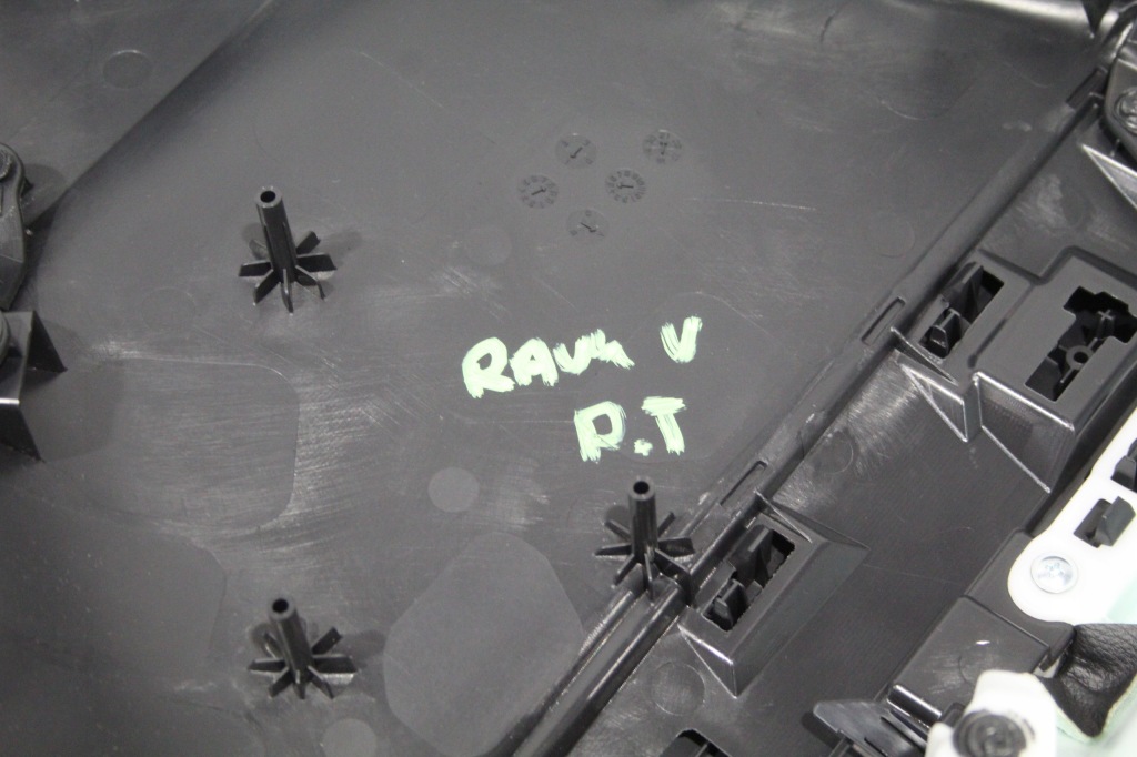 фото №5, Оббивка обшивка двері правий задня toyota rav4 v 5