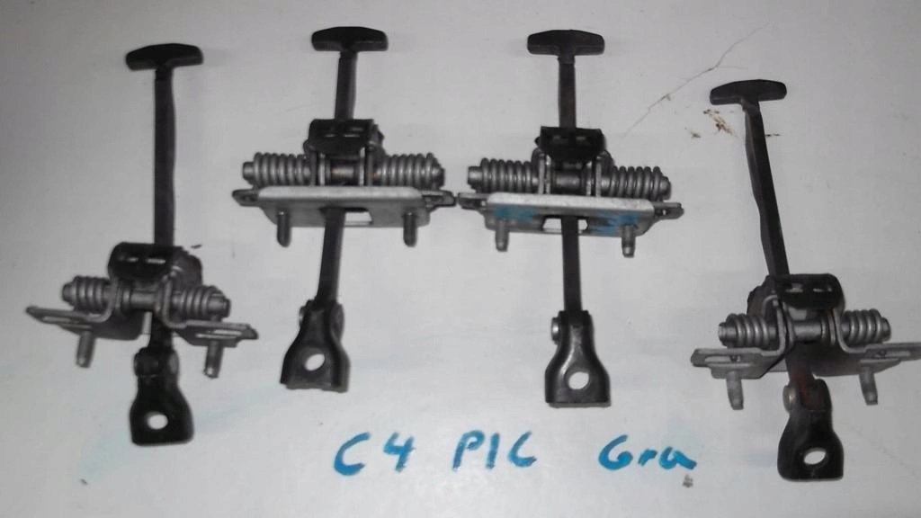 фото №1, C4 picasso обмежувач двері