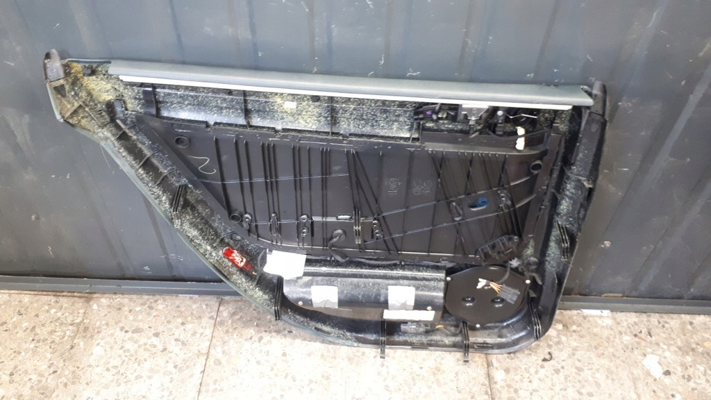 фото №8, Обшивка правий задня audi a6 c5 зелений