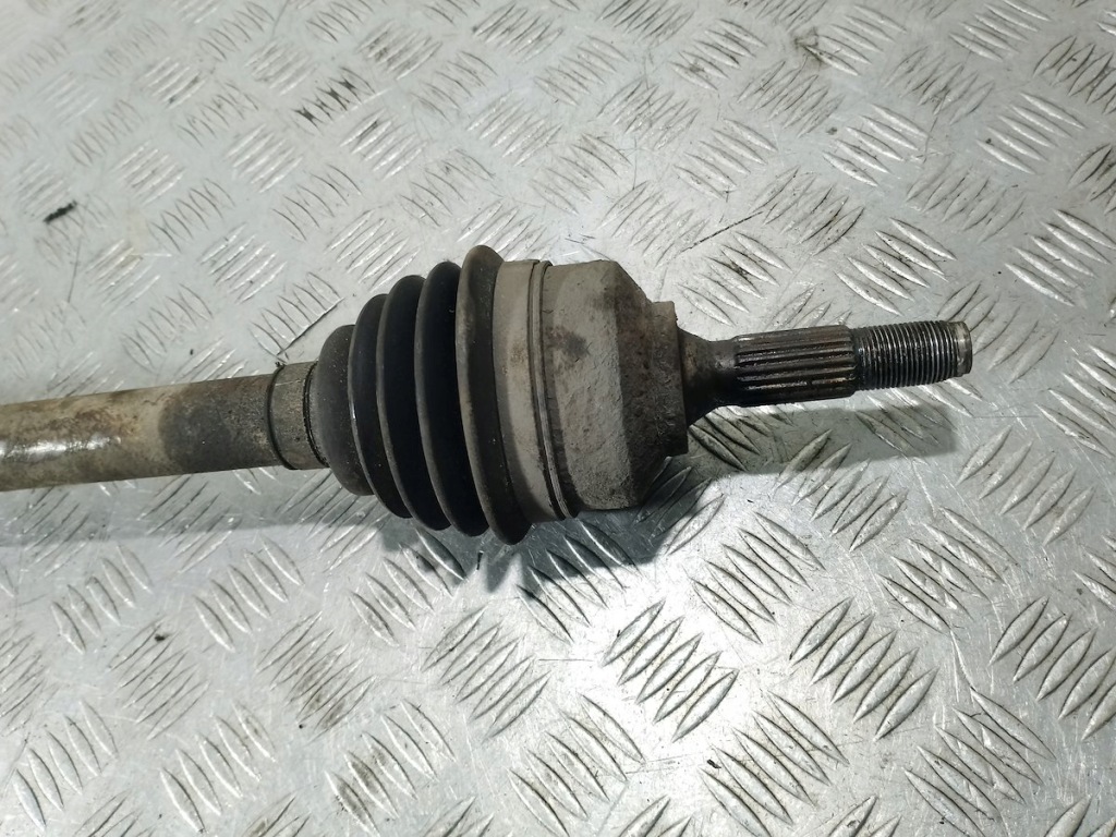 Приводной вал правая перед citroen c3 1.4 16v универсал Цена
