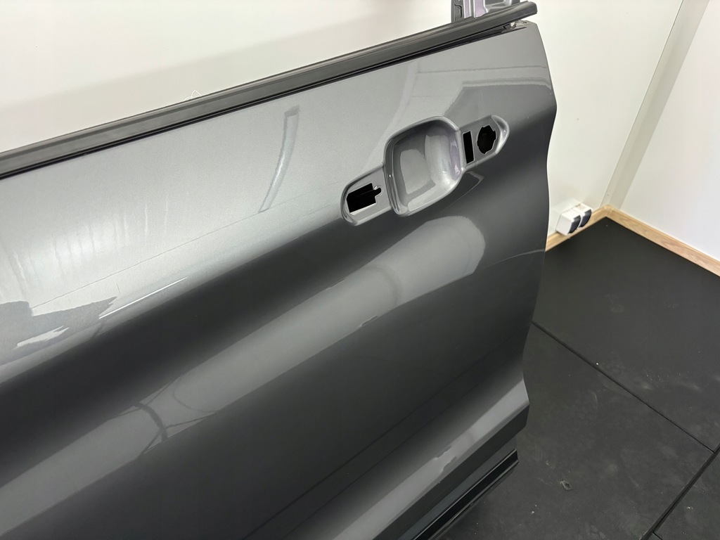 фото №7, Ford explorer vi 2019r- дверь левая передние