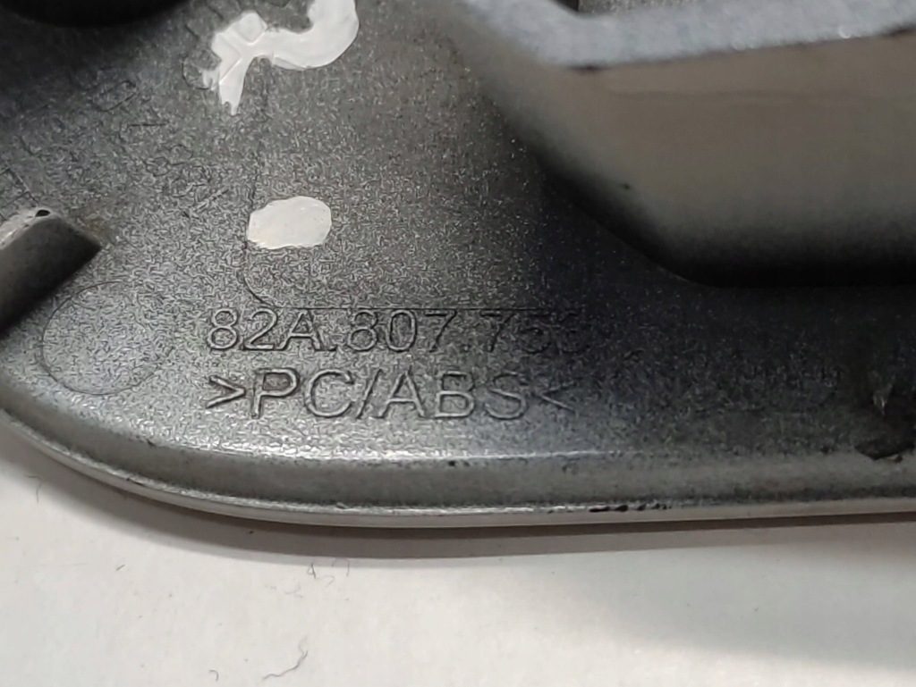 Audi a1 ii 2 82a заглушка распылителя левый перед 82a807753 Киев