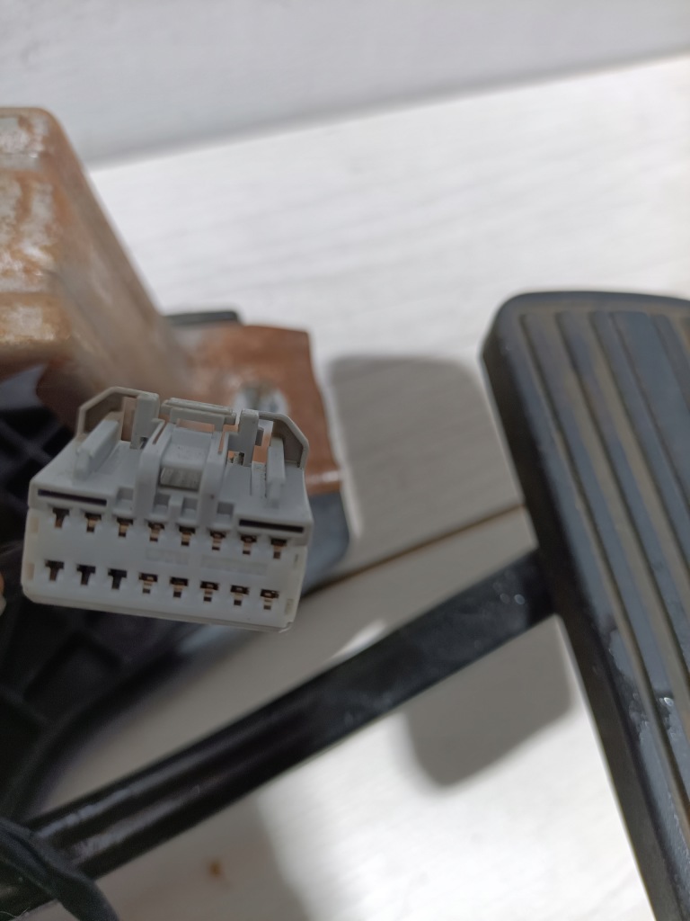 Педаль тормоза gmc sierra cadillac escalade iv chevrolet tahoe 2014-2019 Цена