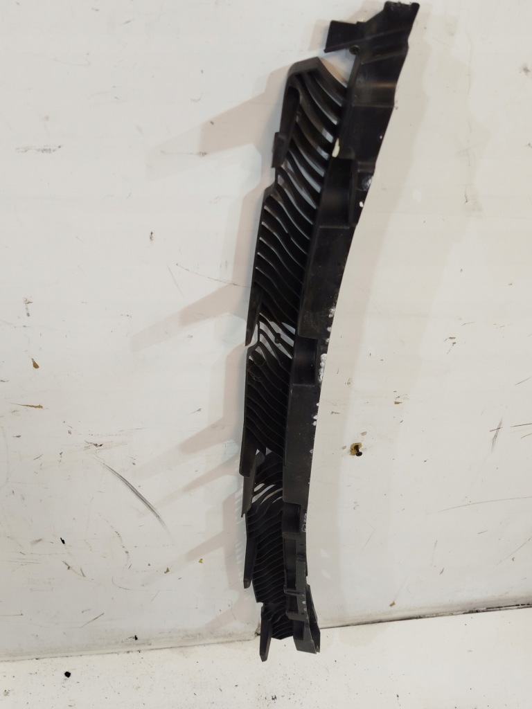 фото №1, Напрямна бампера задня vw passat b8 3g9807863