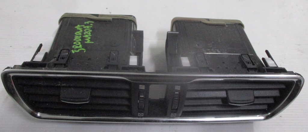 фото №1, Mazda iii 2.0 решётки обдув панели