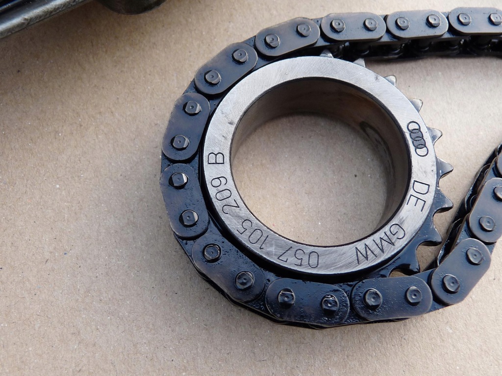 фото №8, Audi a8 d2 lift 3.3 tdi akf насос масла 057115105b