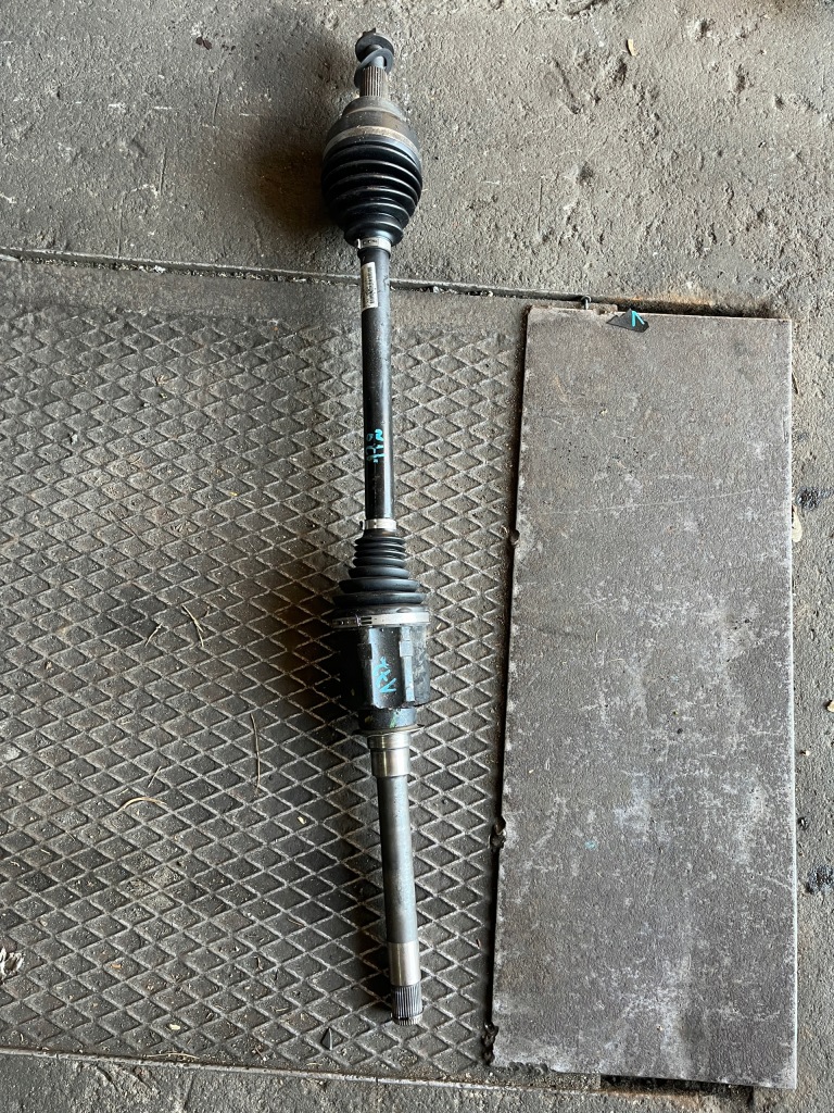 Купить 172 jeep grand cherokee wk2 3.0 cdri приводной вал передняя p68193660ab