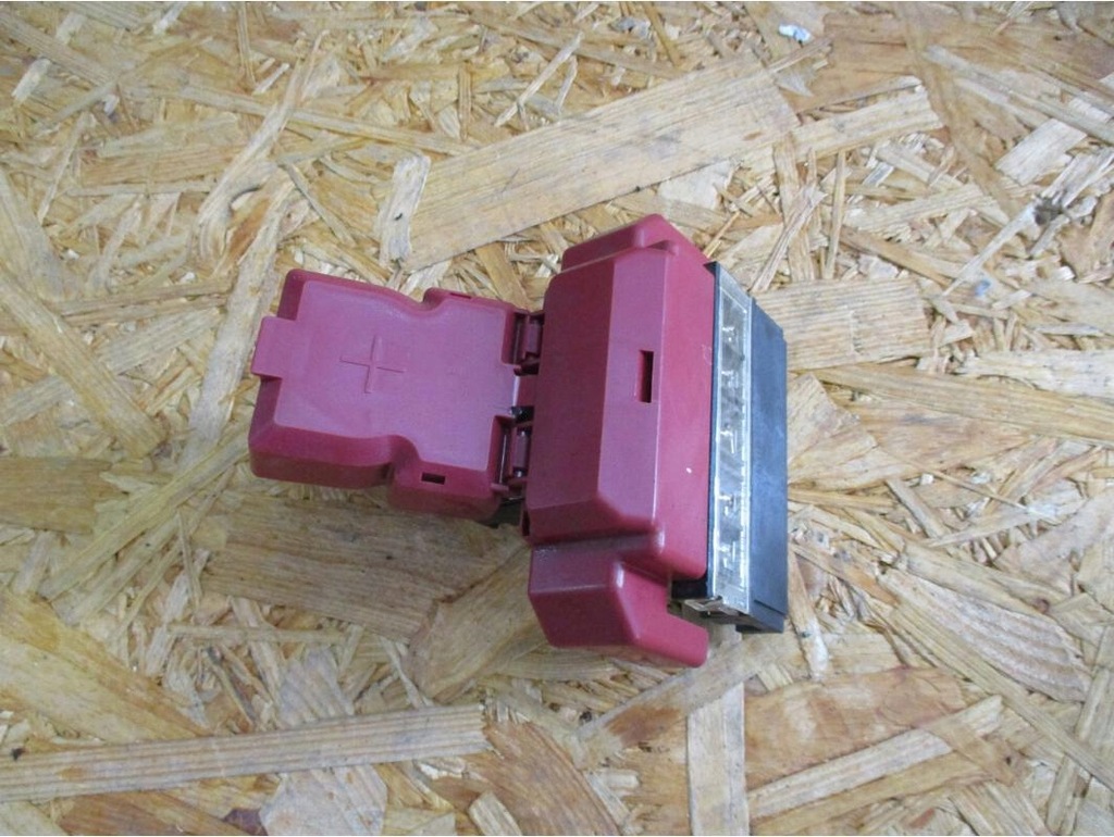 фото №1, Предохранители аккумулятор клемма renault kadjar lift