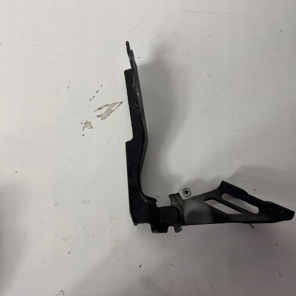 Петли капота левое  правый  комплект mazda 6 gh оригинальный номер оригинал ghp9 с Разборки