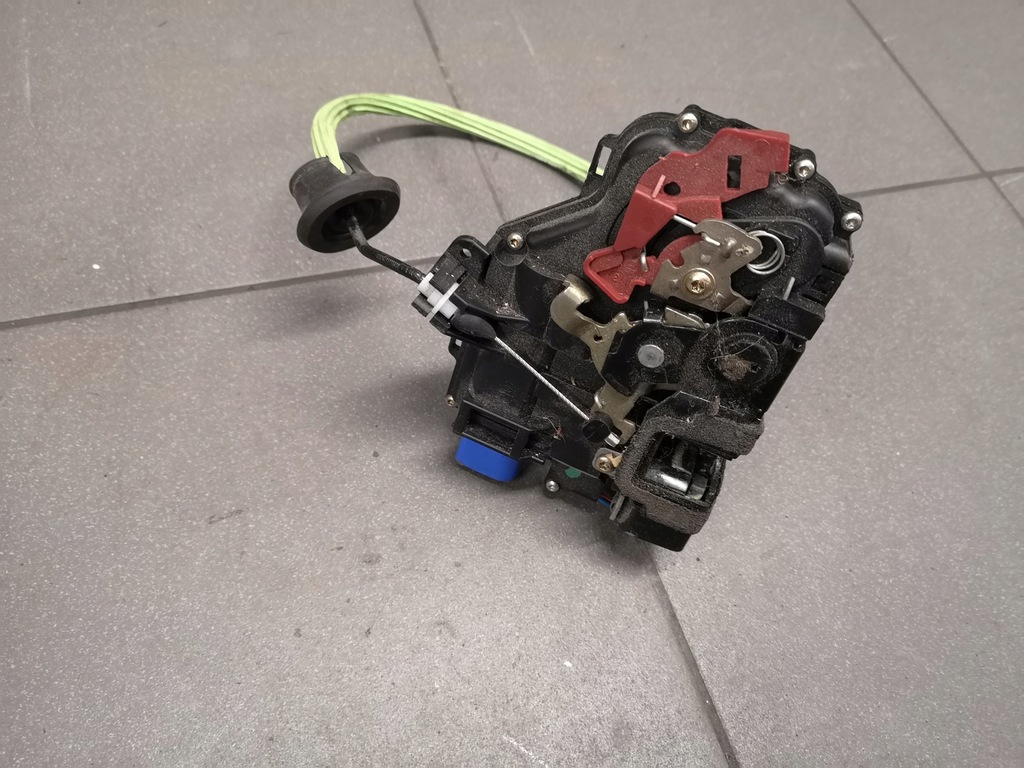 фото №4, Замок дверь правый задняя audi a8 d3 4e0839016