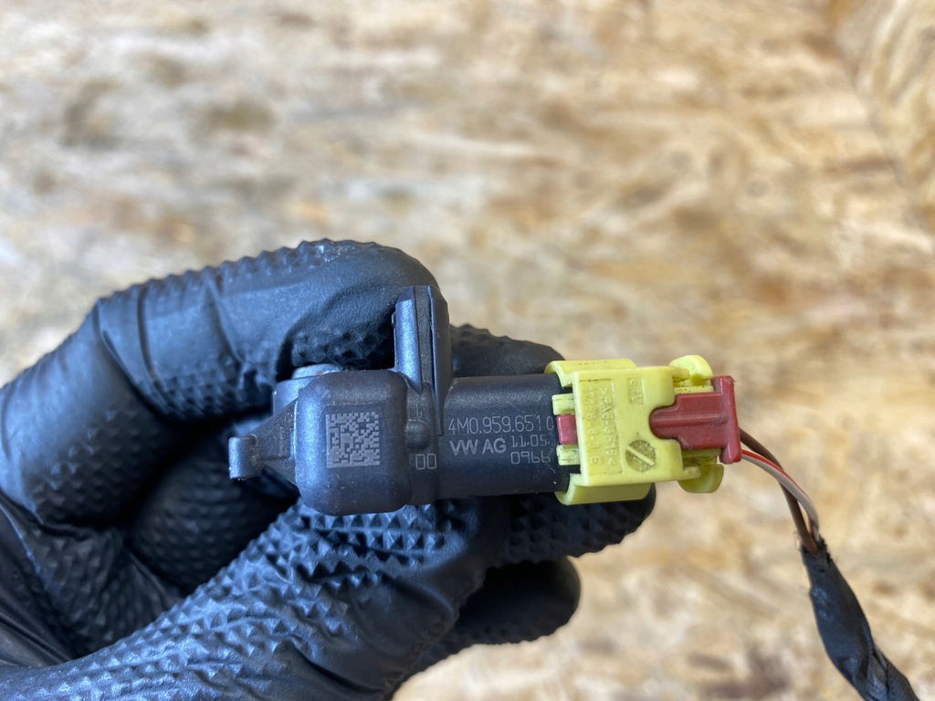 фото №9, Датчик удару штекер audi a4 b9 a6 c8 q7 4m 4m0959651