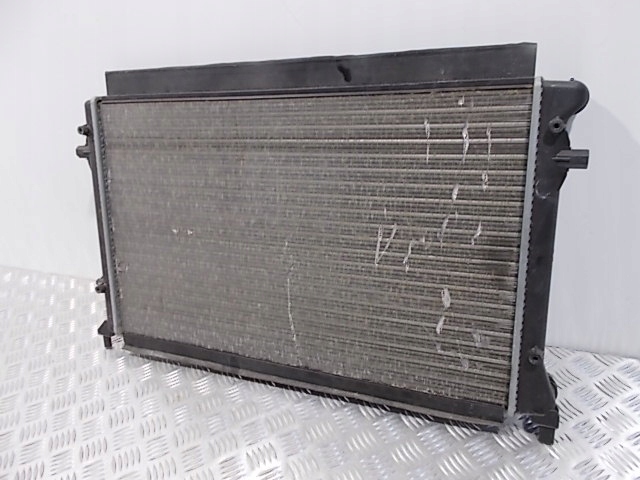Купити Радіатор води vw 1k0121251ce skoda seat audi оригінал