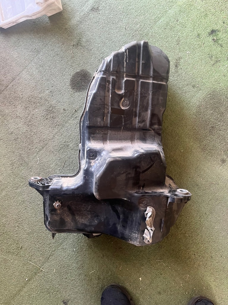 Купить Бак насос adblue audi q7 4m0 4m0131878cf