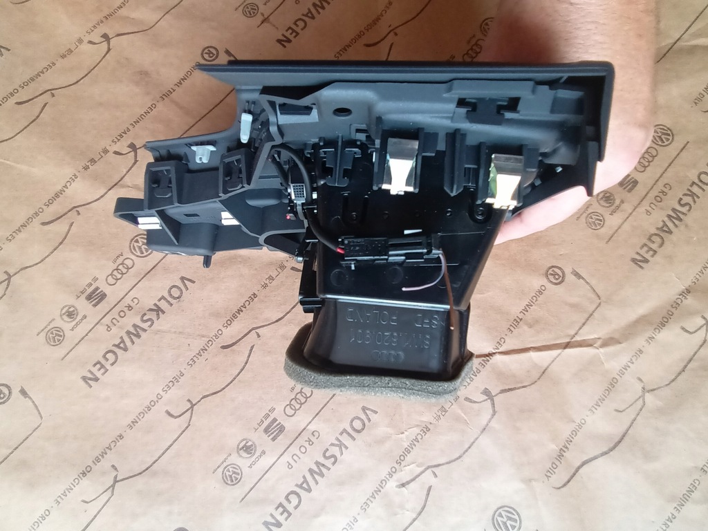 фото №7, Решітка обдув повітря a4 b9 a5 f5 pooświetlana 8w1820901b idealna 72km