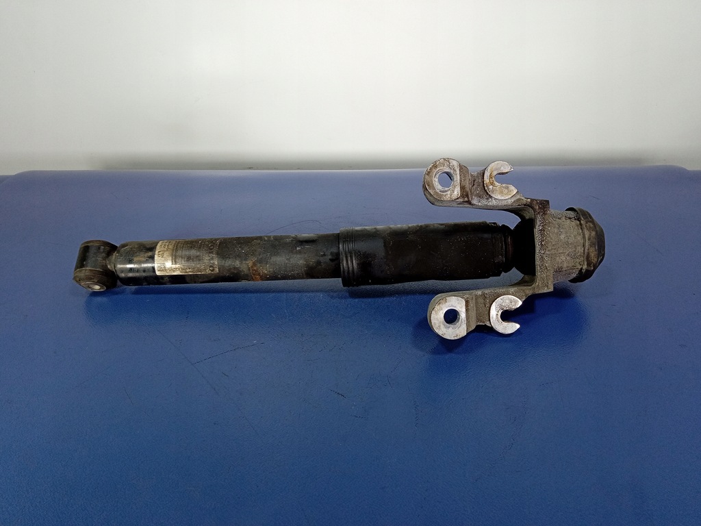 фото №1, Volvo s90 ii t6 2.0t 320km амортизатор задняя левый