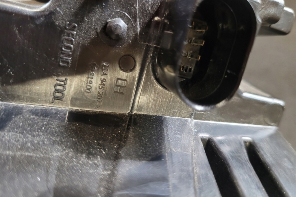 фото №9, Лампа задній кришки vw id.4 e21 11a945206a electric 220kw 2023