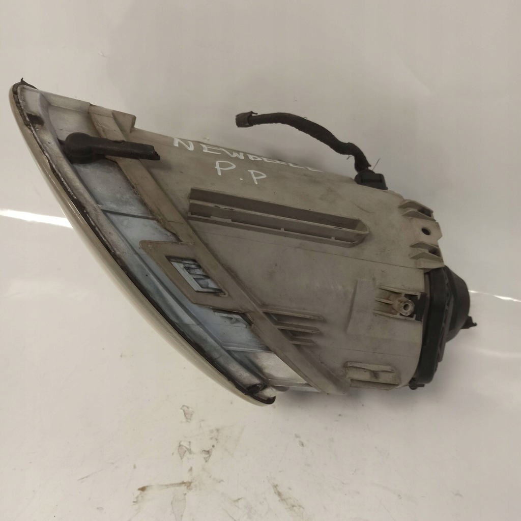 фото №7, Volkswagen new beetle лампа правая перед 0301163202