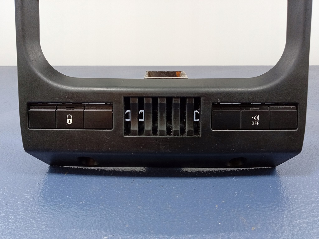 фото №2, Peugeot 1007 рамка радіо консолі 9647541477