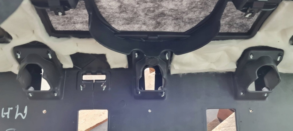 Maserati quattroporte vi полиця накладка багажника bowers & wilkins в Україні