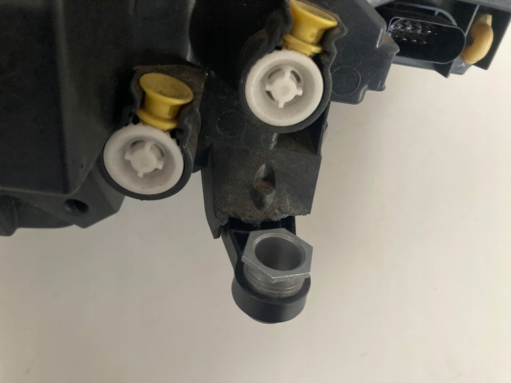 фото №13, Лампа перед левый h7 + led skoda karoq 57b941015a