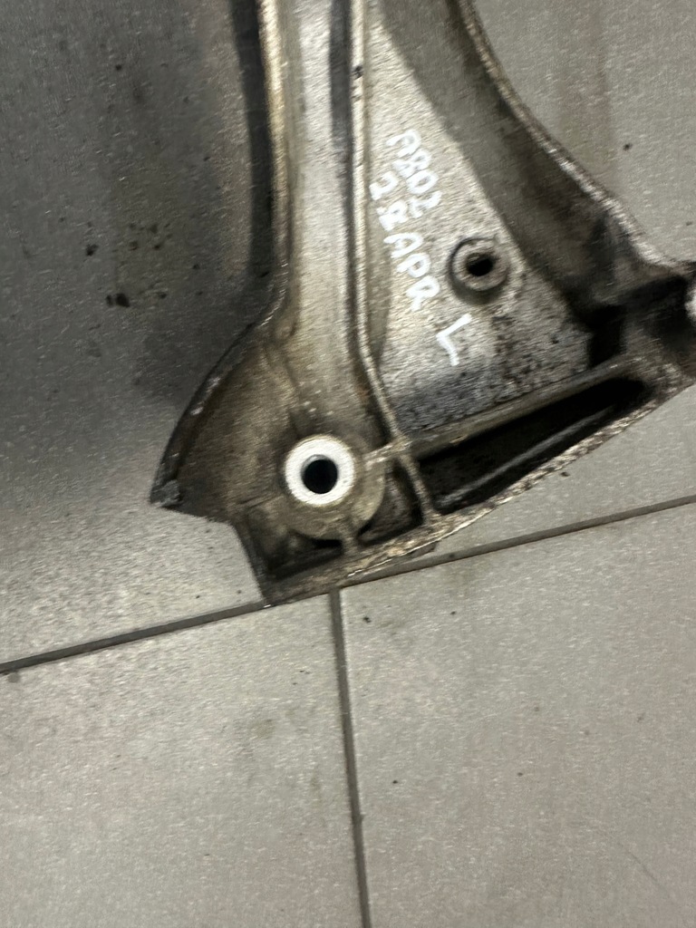 фото №7, Кронштейн опора коробки левая audi a8 d2 2.8 apr 4d0399113aa