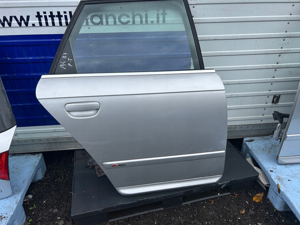 фото №1, Audi a4 b7 kombi дверь правый задняя ly7w