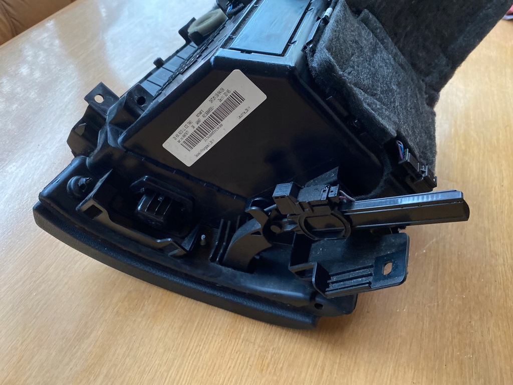 фото №11, Хороший бардачок пассажира mercedes w213 2018r e-klasa a2136800091 бардачок