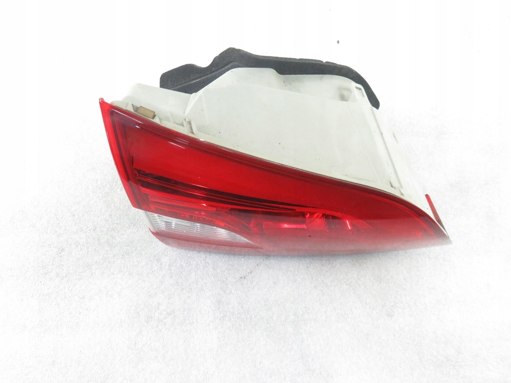 фото №8, Лампа левая задняя крышка багажника peugeot 308 sw ii 9678098080