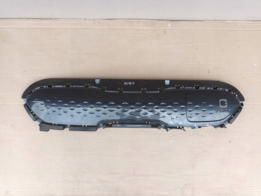 фото №1, Решётка радиатора решётка радиатора kia e-niro lift, разъём зарядки