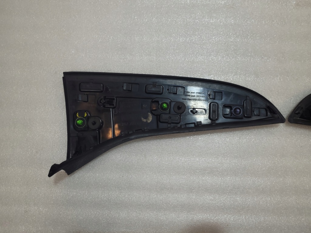 Mercedes b-klasa w247 молдинг спойлер правая левая в Украине