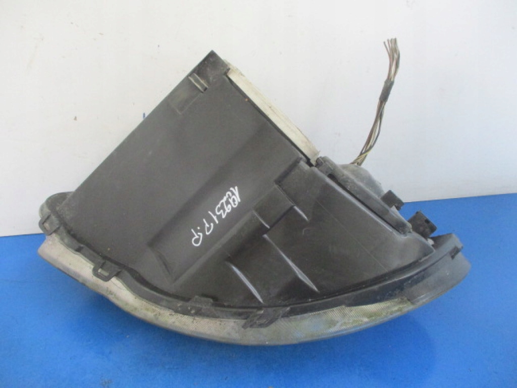 фото №7, Chrysler grand voyager iv lift лампа фара правый оригинал