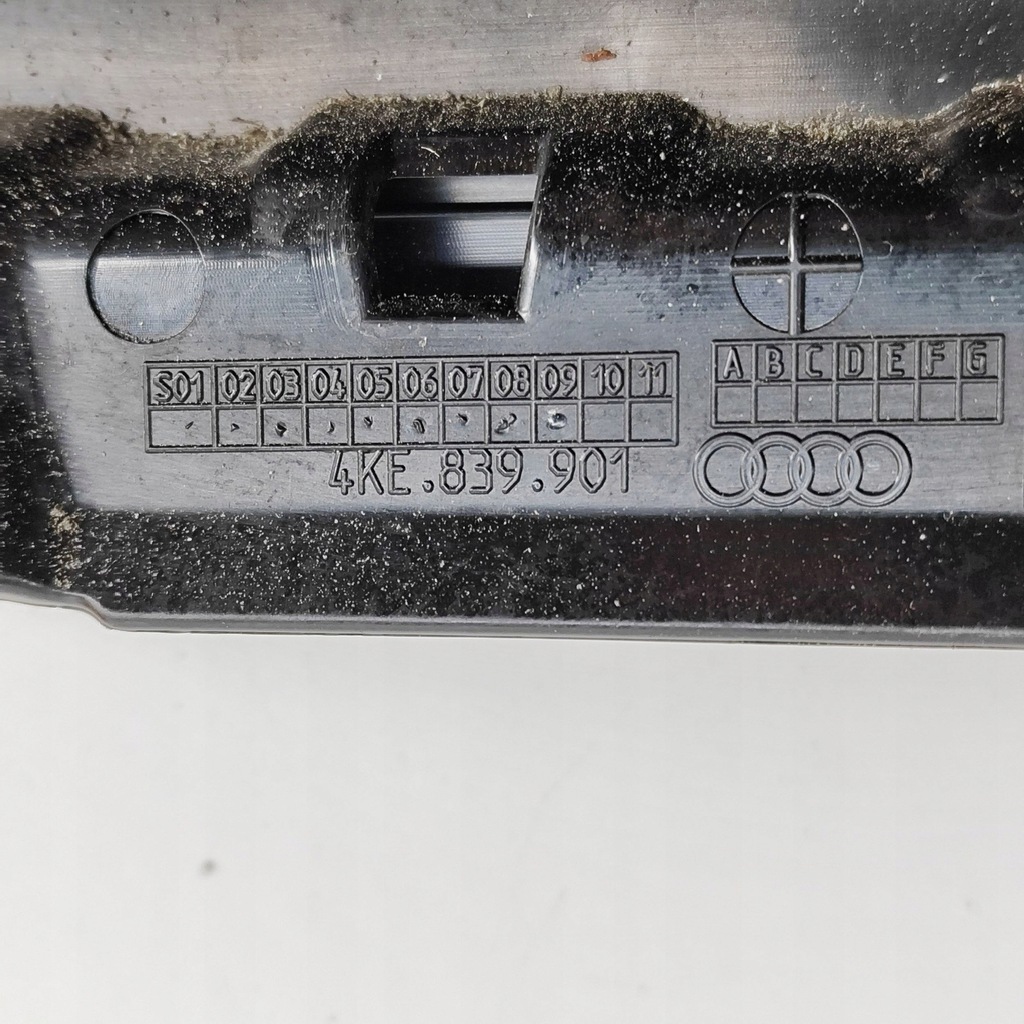 фото №5, Audi e-tron 2019 ліва сторона молдинг / прокладка скло двері задніх