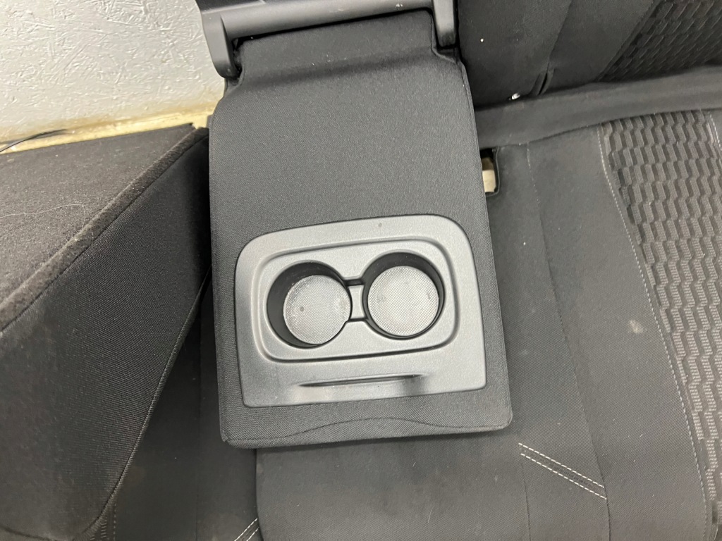 Сидіння сидіння заднє сидіння обшивки комплект peugeot 308 2 t9 sw універсал 16r європа Зі Шроту