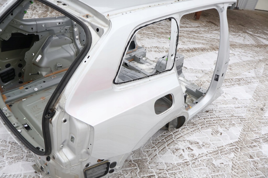 фото №3, Volvo xc90 ii чверть крила права задня 711-16