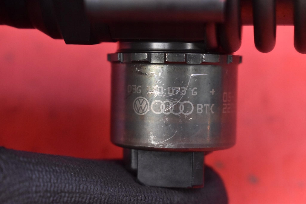 Інжектор насос-форсунка 03g130073g audi a6 c6 2.0 tdi 140 km 04-08 Київ