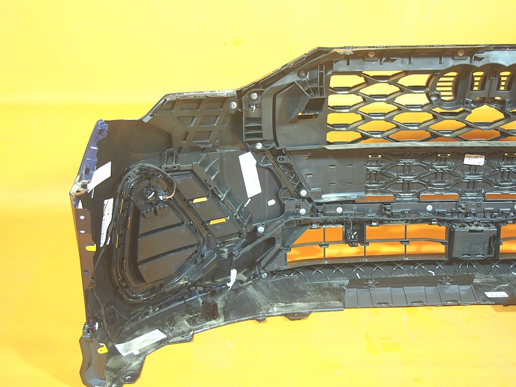 Audi q3 83a sb 18km s line бампер перед pdc lx5h в Україні