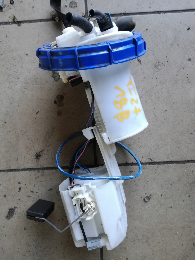 фото №1, Toyota avensis iii t27 1.8b насос пального