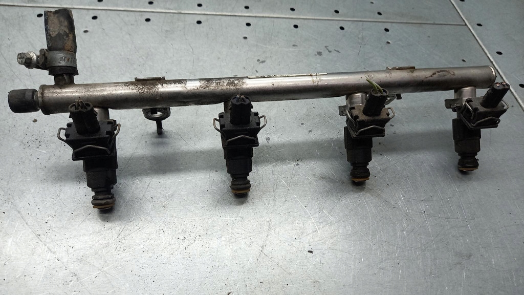 фото №6, Молдинг впрыскная mercedes benz a 140 w168 1.4b 99r 96614001