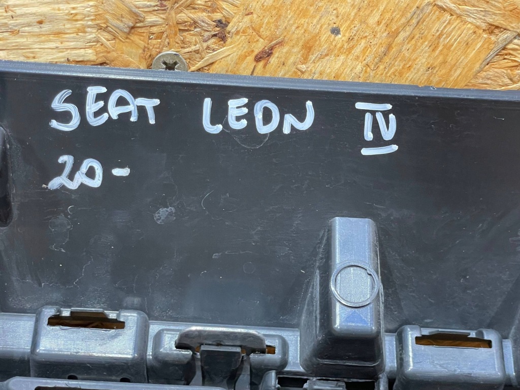 фото №11, Seat leon iv 4 20- решётка радиатора решётка радиатора решётка средняя бампера перед передняя