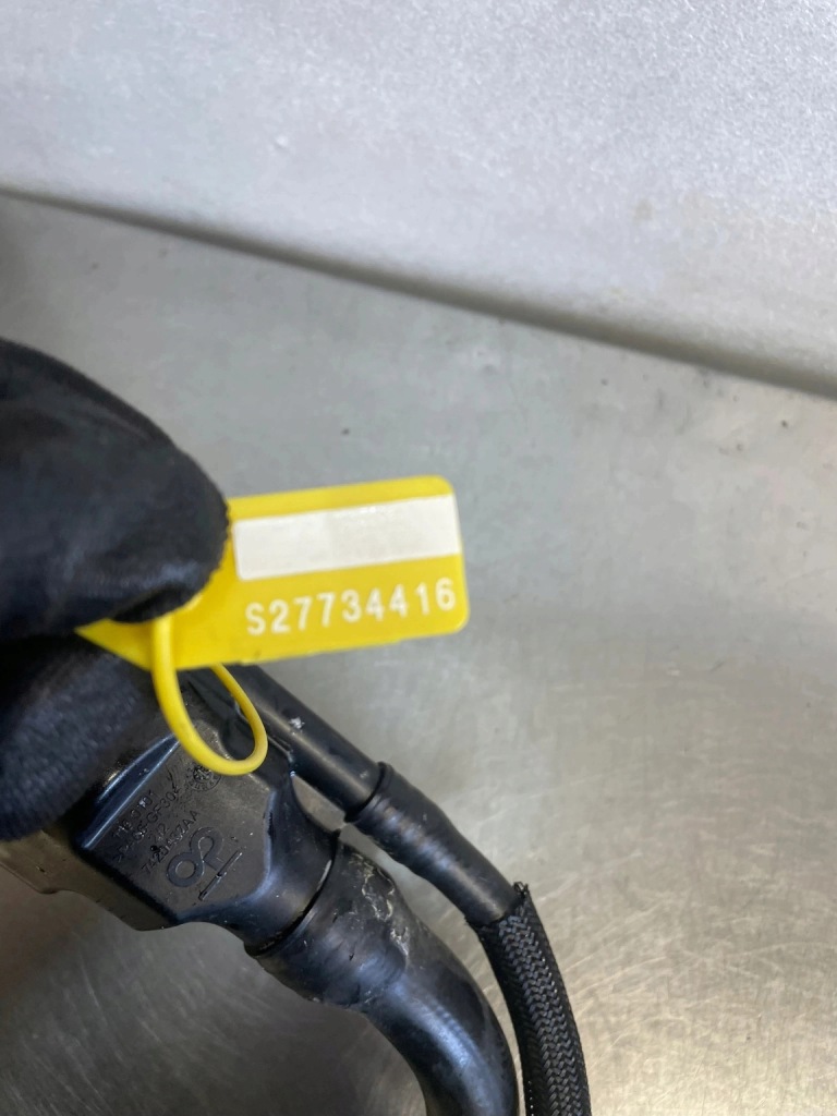 Заливная горловина крышка adblue пабтрубок  renault trafic iii iv 172b05169r Оригинал