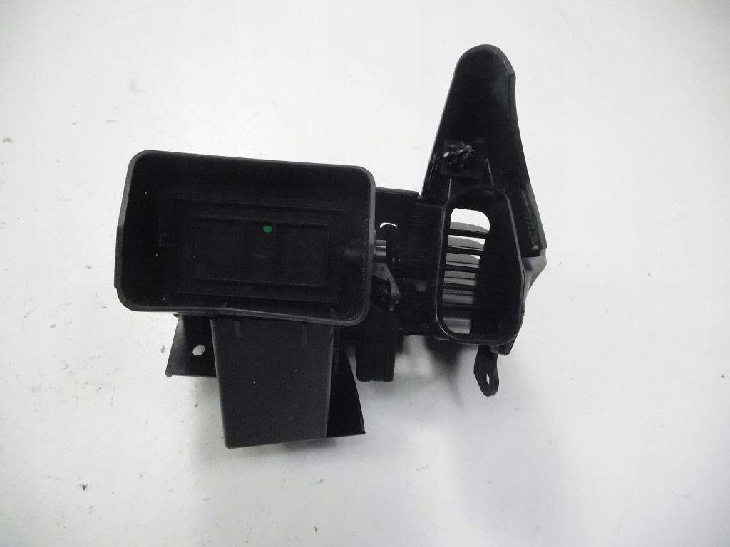 Решётка обдув левая fiat stilo 01-07 оригинальный номер 71718985 с Разборки